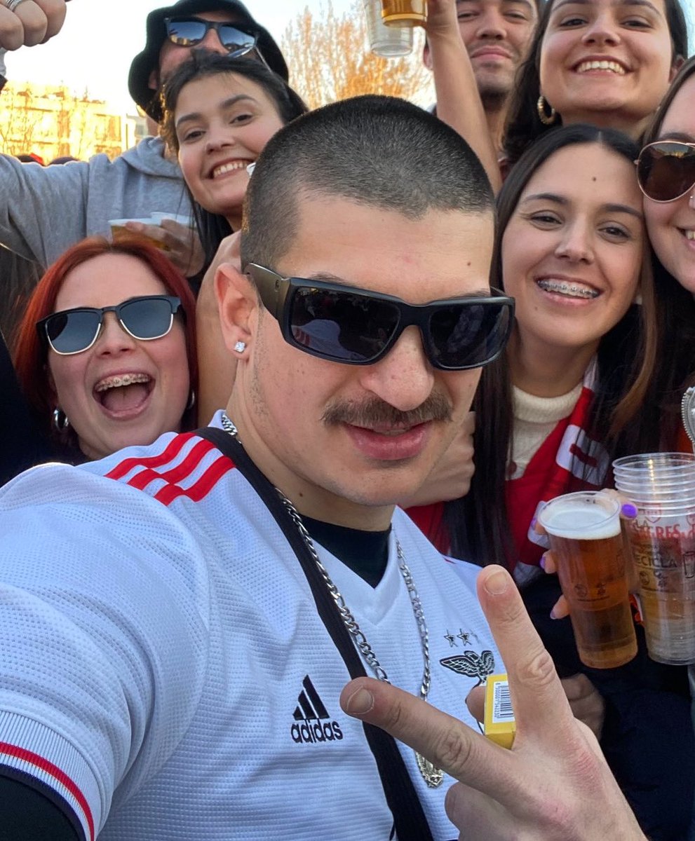 Primeiro Amor Benfica tweet media