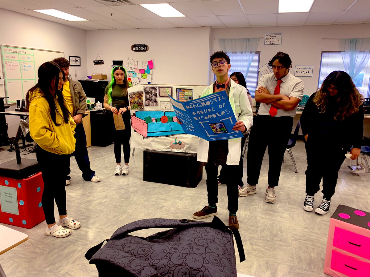 SandyMRomo_PHHS's tweet photo. Inside out to Outside In🎭 A flipped script to address #mentalhealth Bravo to the brilliant young talents of @PHills_HS #MentalHealthMatters @SocorroISD @SBA_PHHS @WeAreTexasDI @westtexasdi #TXDI #sayyestocreativity #creativtybus @gtalamantesPHHS @LoriGomez_PHHS @bridge_bridgett https://t.co/FVwzoKZss3