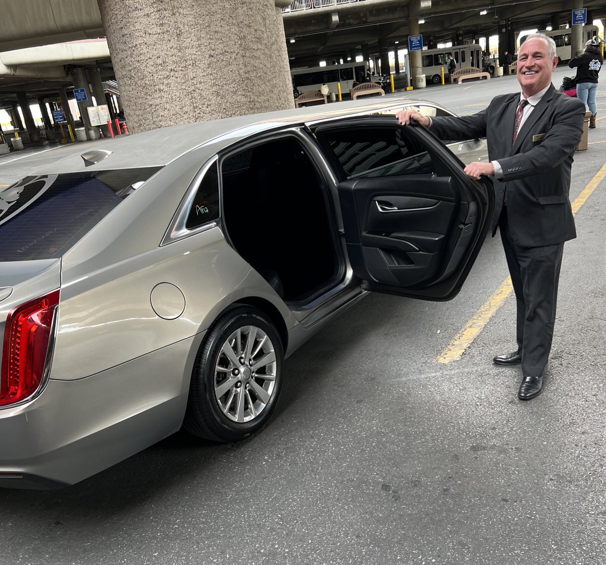 phil_hellmuth's tweet photo. I forget how nice #PHNiceLife is…✈️ Vegas: text Daniel at Aria (endorsement deal w Aria) on plane. Land: @AriaLV limo driver meets me, limo Sky Suites VIP entrance, check in “037” baller “wrap around” suite, then hop into $10k HORSE at @PokerGO studios (I have a deal w PokerGO) https://t.co/ML1h4apjuF