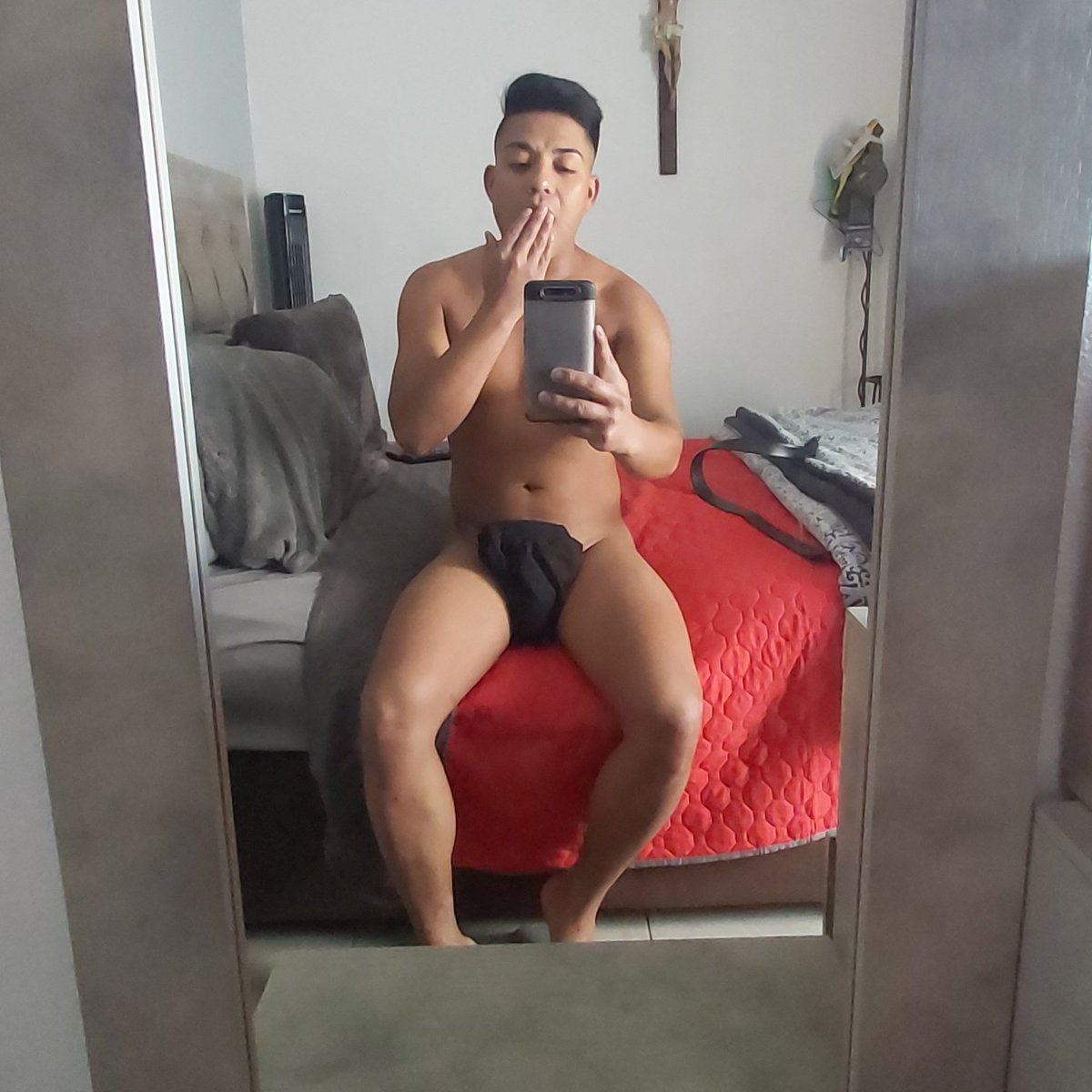 checkhooo's tweet photo. #NuevaFotoDePerfil https://t.co/u2psOtY7nY