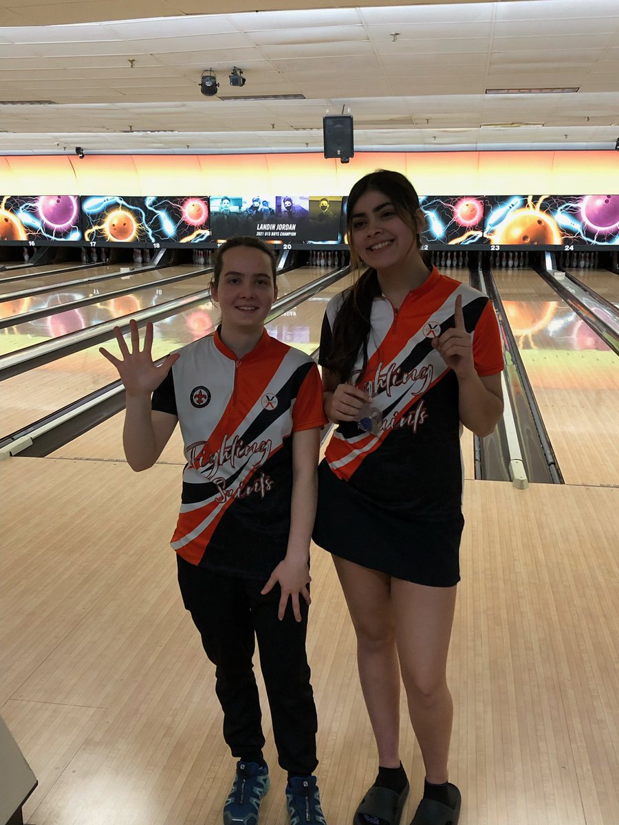 Congratulations to Lida Burgos and Marion Miller on advancing to the IHSA Sectional Round! Congratulations to Lida on winning the individual regional championship. #SaintsPride⚜️