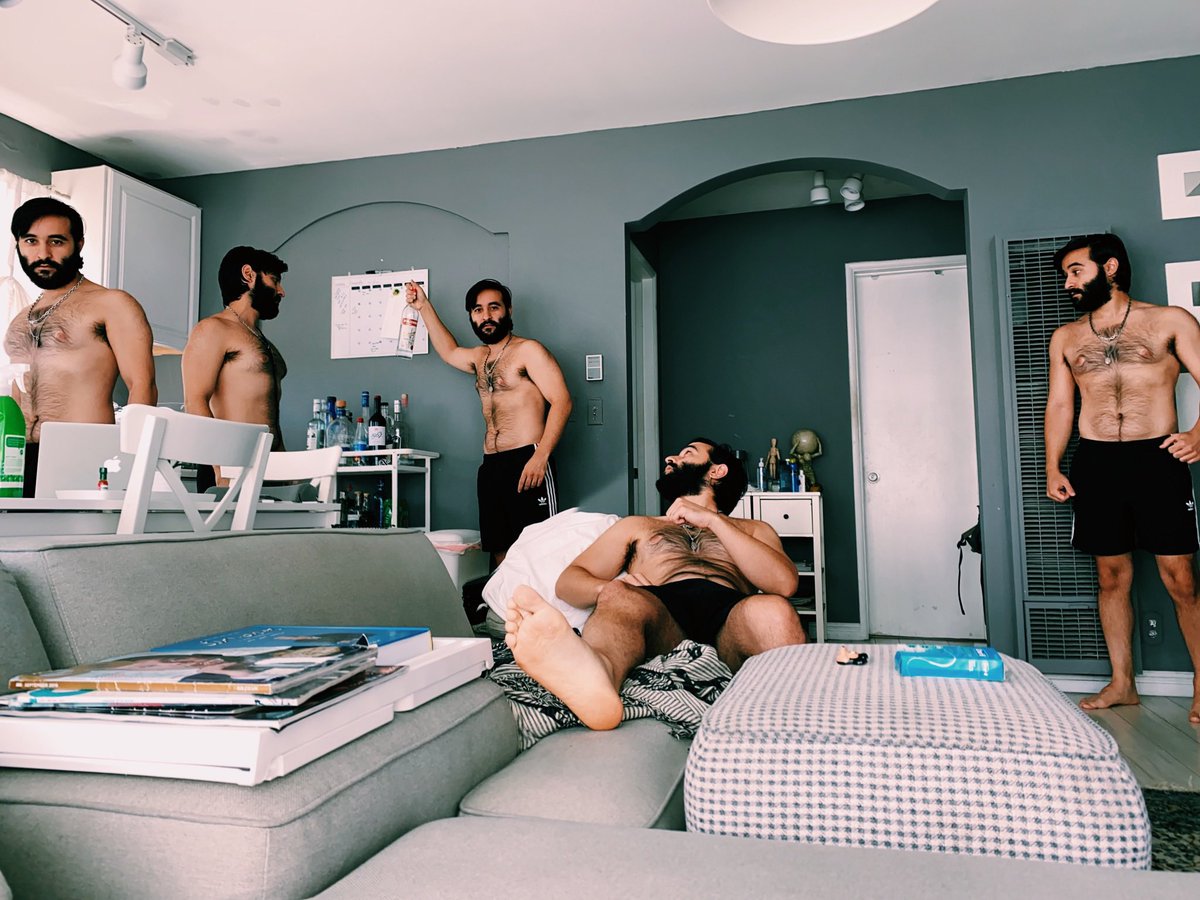 neemzzzy's tweet photo. #gang #pied #orsos #group https://t.co/6dHSjVp9eL