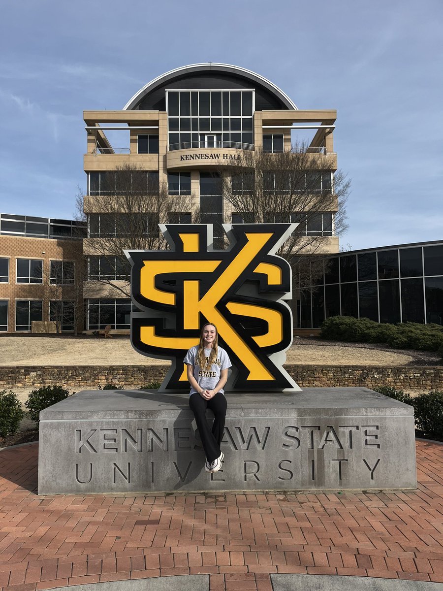 ana gore tweet media