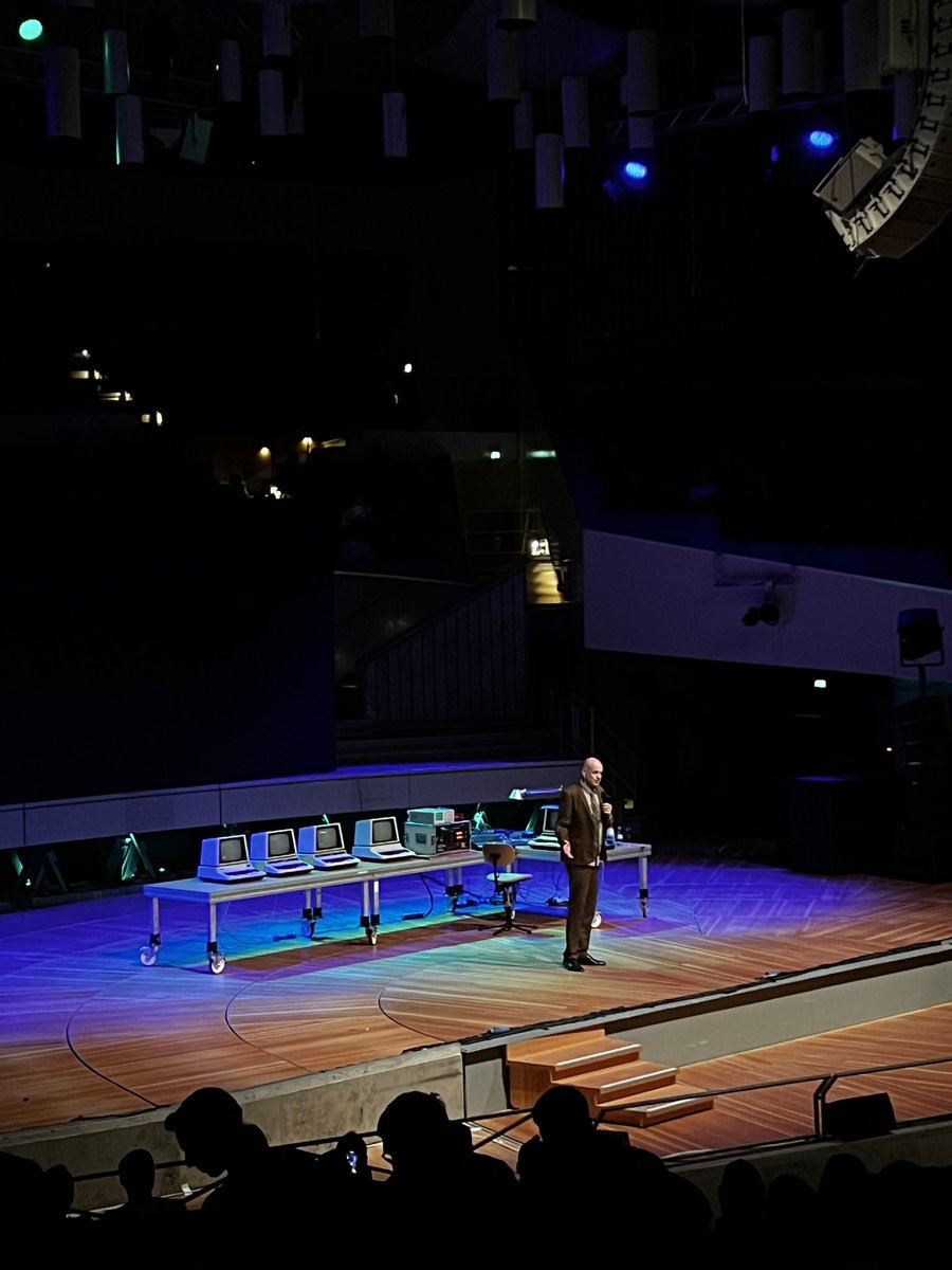 The very least thing I was expecting at <a href="/BerlinPhil/">Berliner Philharmoniker</a> was computers on stage who are as old as me #strom2023 Robert Henke