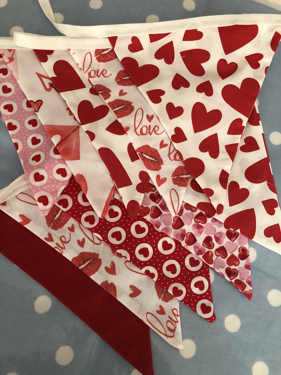 Valentine’s Day buntings available from my Etsy shop etsy.com/shop/thelittle…