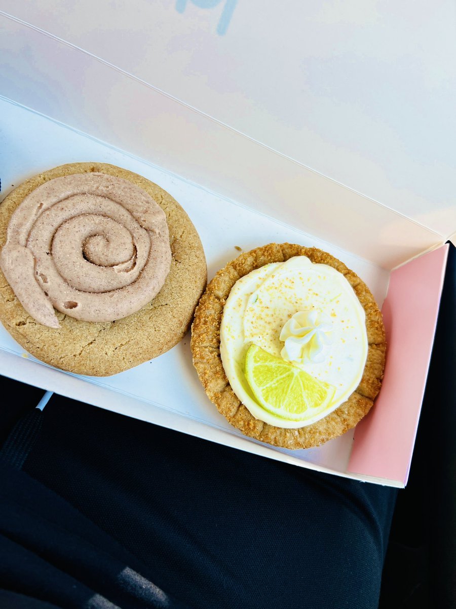 _a_dr1an's tweet photo. This week’s lineup was *chef’s kiss* Thank you @CrumblCookies! 🖤 https://t.co/L3f74Hfwfo