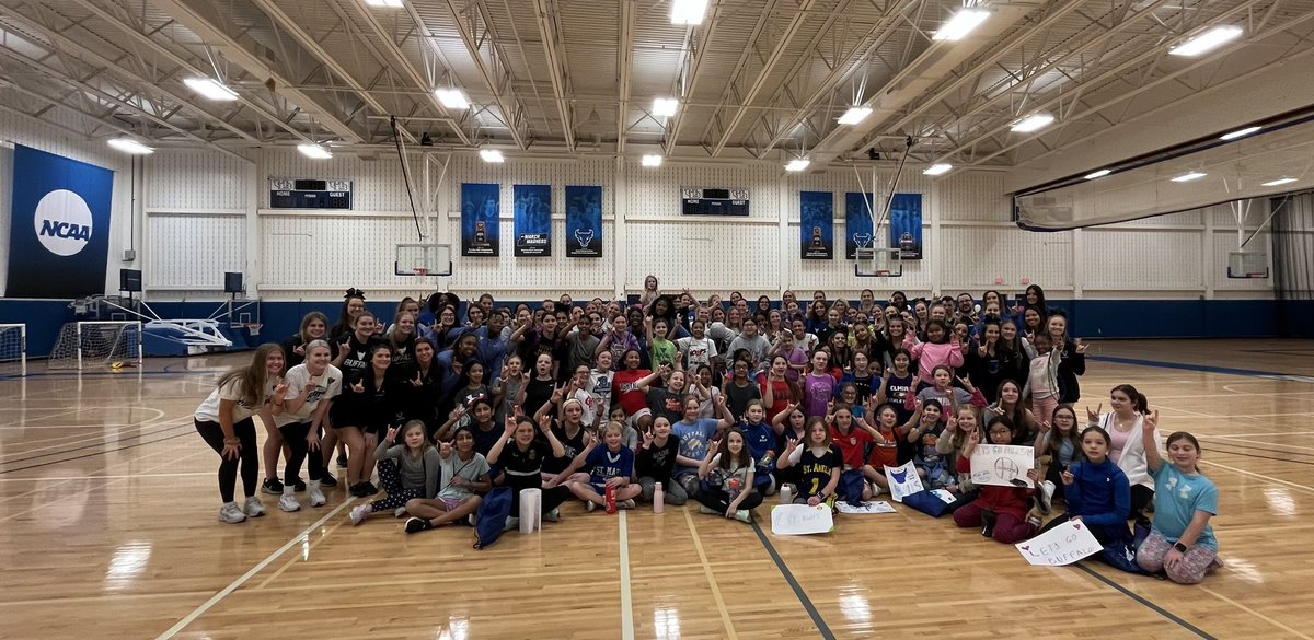 Thank you UB Nation for an outstanding clinic celebrating #NGWSD! #leadherforward #UBhornsUP ⁦@UBAthletics⁩