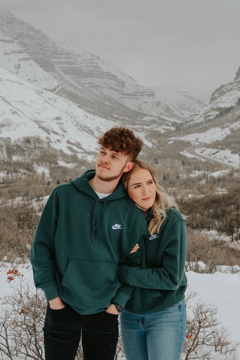 wildfreephoto's tweet photo. snowy overcast days are my favorite for shoots. but i especially liked spending this one with annie and nate🫶🏻 https://t.co/fHuj0JlJc0