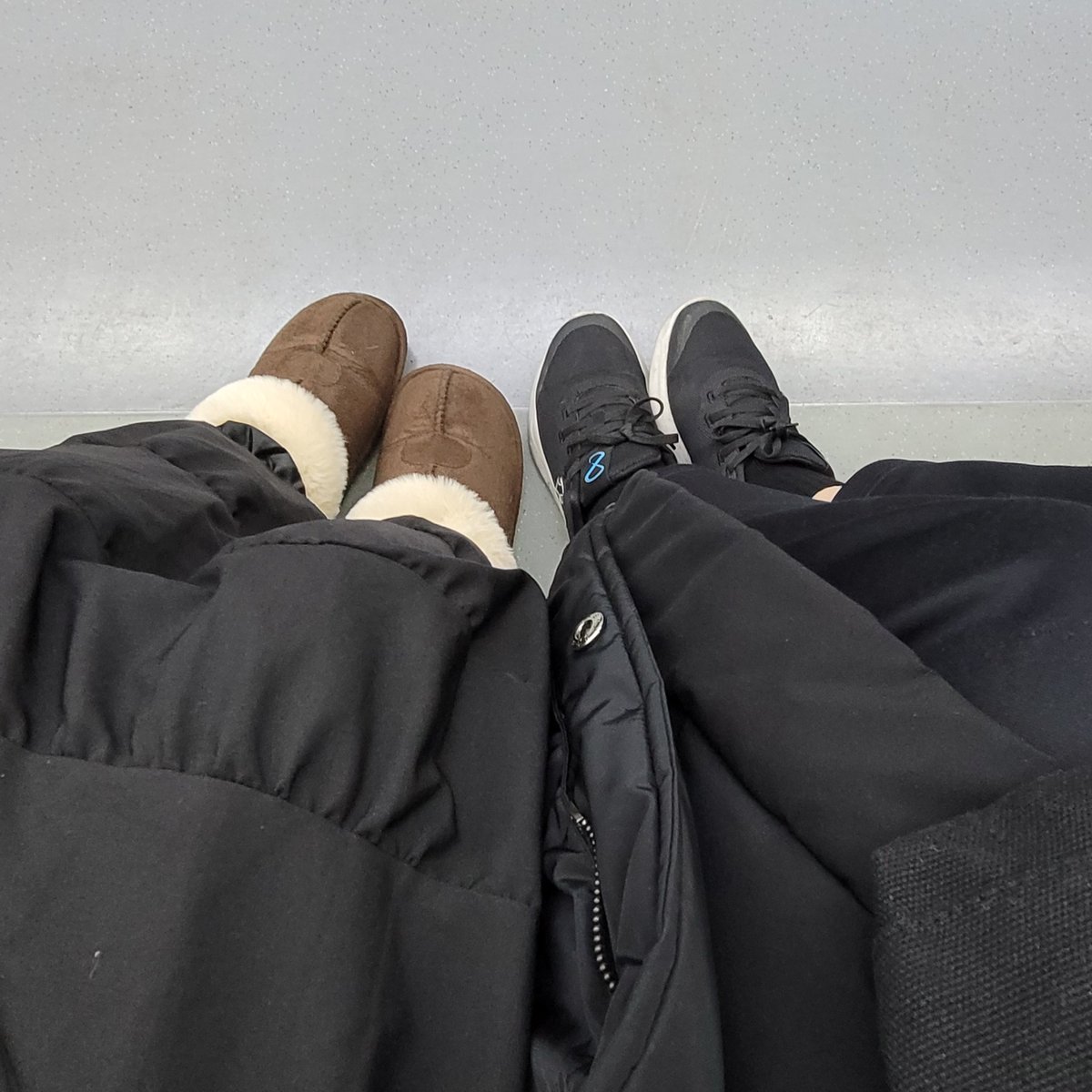 xinin83141289's tweet photo. 지하철타고 컵홀더도우러가는여성들💨
@morago_halga https://t.co/wZkxgdkd5O