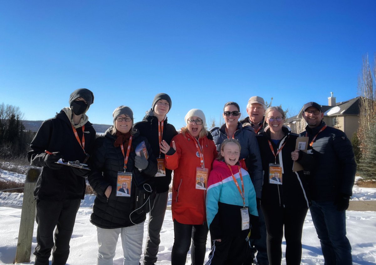 joanyycwest's tweet photo. Perfect weather for door knocking today w/ @albertaNDP team in #DiscoveryRidge.
Canvas door-to-door in #CalgaryWest every Tues evening + mid-day Thurs, Sat, & Sun! Join your neighbours & Sign up to Volunteer or Donate: https://t.co/UIekj42QjM
#yycwest #onthehill #ableg https://t.co/xUjhhKg3Z8