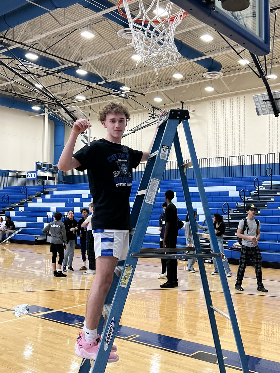 Bear Basketball Head Coach Jason Porostovsky tweet media