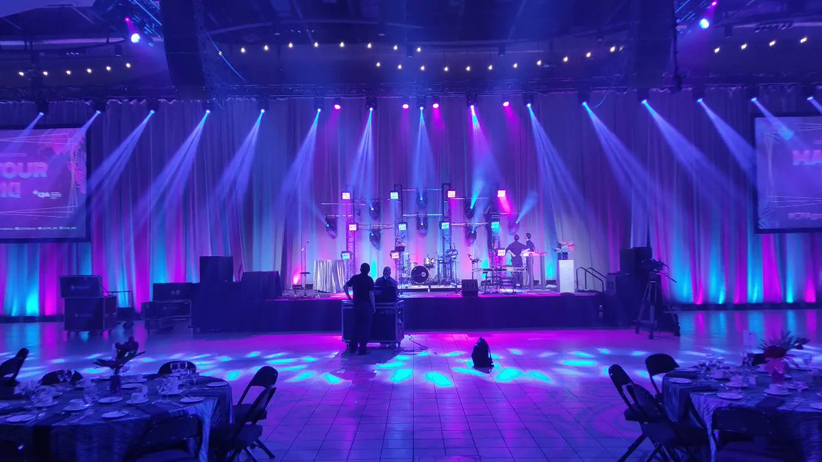 ronniesalsa's tweet photo. Weekend vibes #cpagrad #yeg #yegevents @encorecanada @keylitedesign https://t.co/Q40ZOSSie2