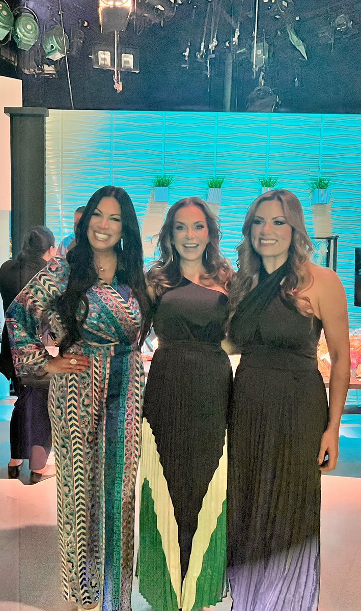 #UpFront2023 <a href="/WIPRTV_Oficial/">WIPR TV</a> <a href="/SaritzaAlvarado/">Saritza Alvarado</a> <a href="/MayraAcevedotv/">Mayra Acevedo TV</a>  <a href="/DouglasCandelar/">Douglas Candelario</a> <a href="/shanirablanco/">Shanira Blanco</a>