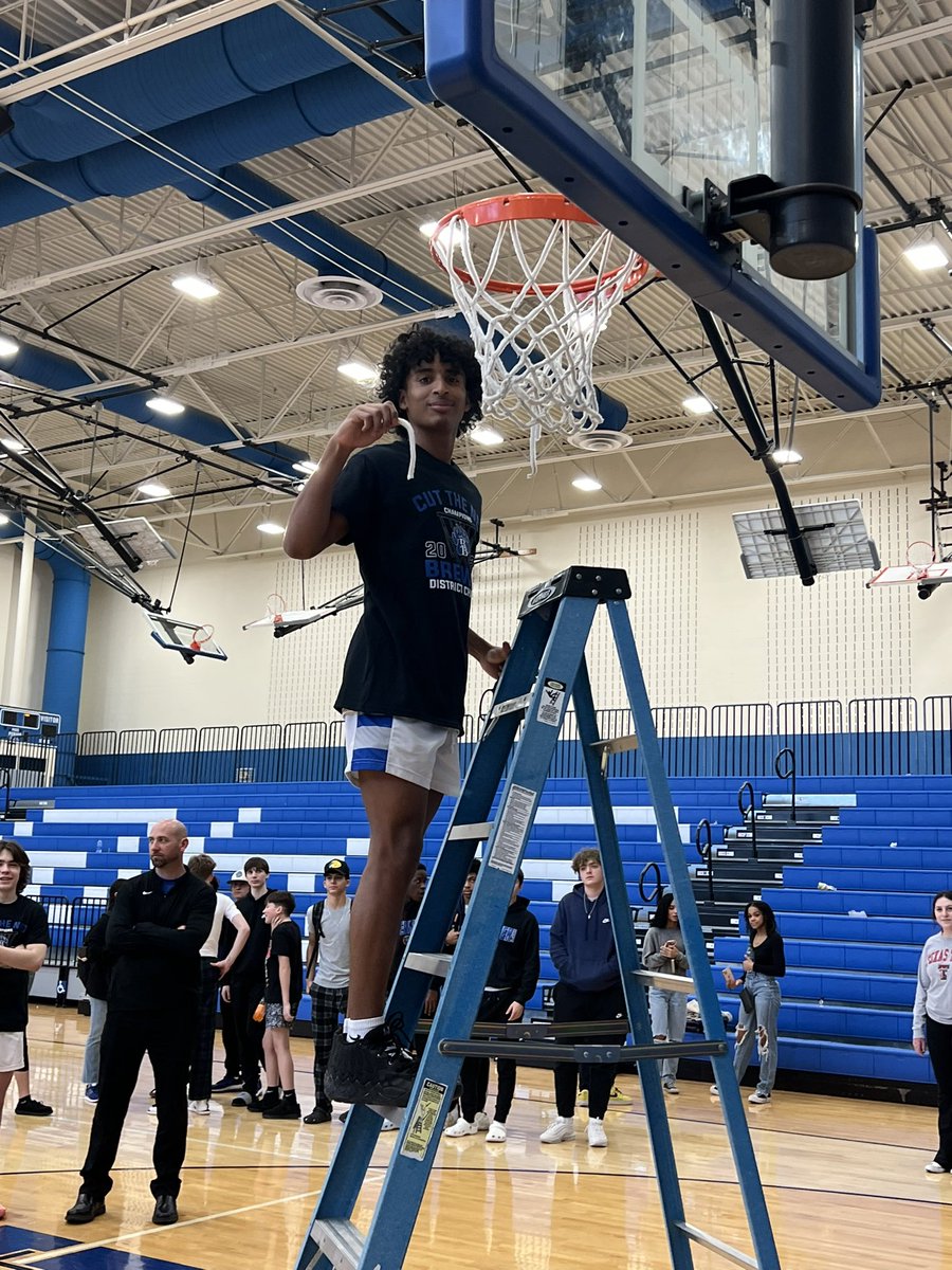 Bear Basketball Head Coach Jason Porostovsky tweet media