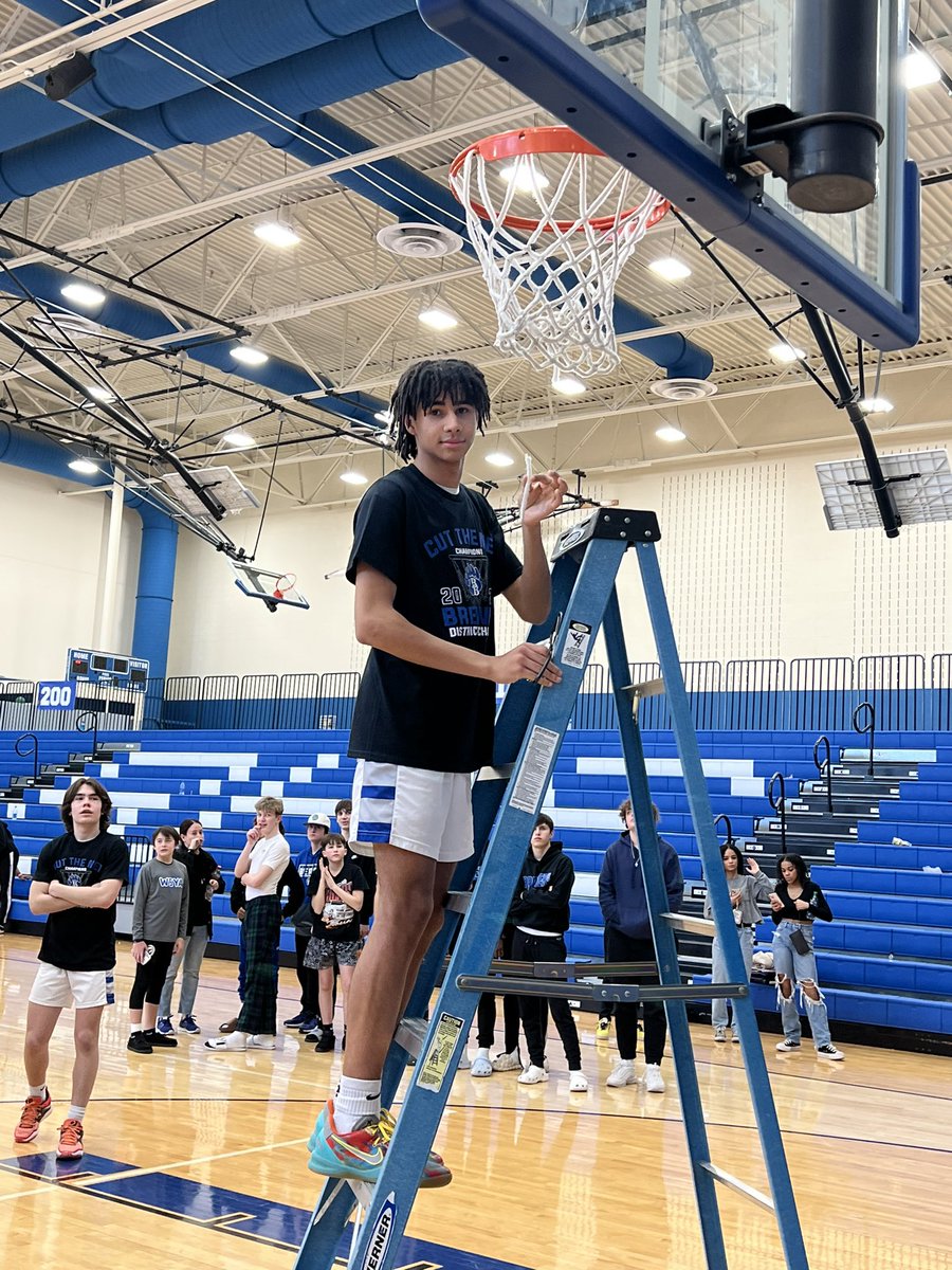 Bear Basketball Head Coach Jason Porostovsky tweet media
