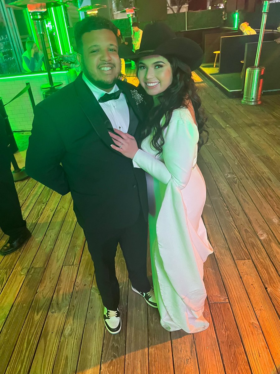 chicknamedkatt's tweet photo. I have a whole ass HUSBAND!!! @CoachJimbo92 https://t.co/HWVhlRFRAf