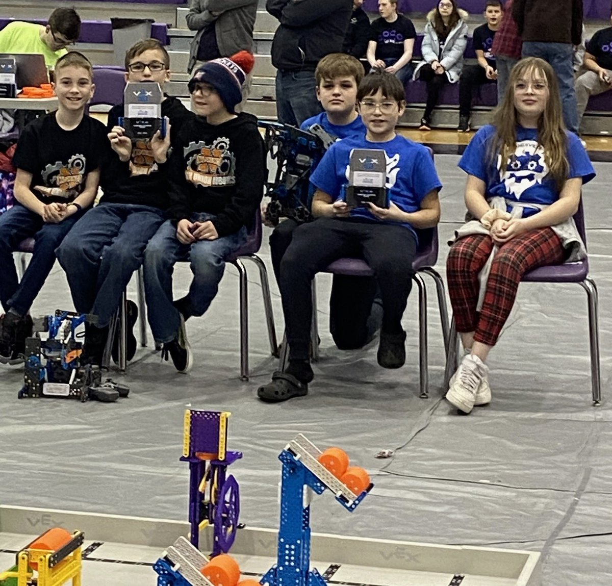 RMohlerZHS's tweet photo. A good day for our Elementary Robotics teams at Pickerington! 4112A wins Tournament Champs with North Union, 4112B is 2nd in Skills and earns a State berth while E, F, G and H should qualify based on their Skills totals as well! #BlueCanDoIt https://t.co/qAMG8NavaZ