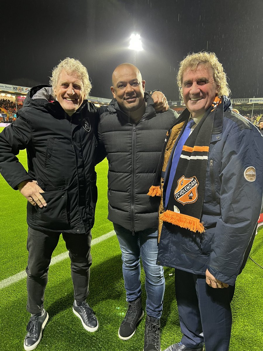 Natuurlijk in Volendam met twee legends op de foto..Jean-Marie ‘el sympatico’ Pfaff en natuurlijk Kees ‘gouden schoen’ Kist! #volaz #legends #jeanmariepfaff #keeskist