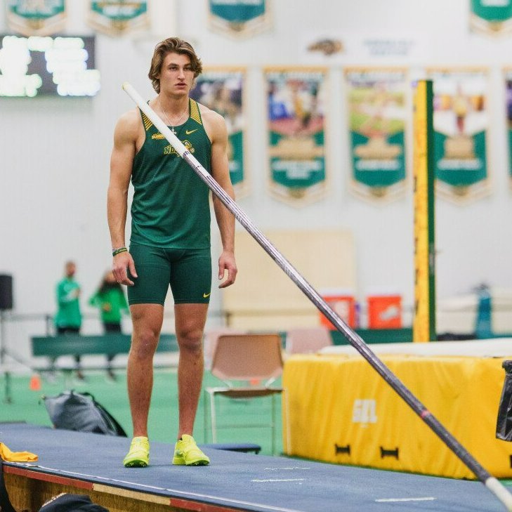 Freshman Jarod White won the pole vault, clearing 16-05.25 (5.01m).

Jacob Van Dusseldorp cleared a personal-best 16-01.25 (4.91m) to take 2nd place.