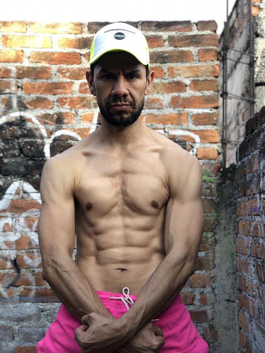 danodanito's tweet photo. Cuando me piden constreñir el cuerpo #body #libertad #esmio #micuerpomidecision #LGBT #gayboy #gayfemme https://t.co/dbbvM1wOEr