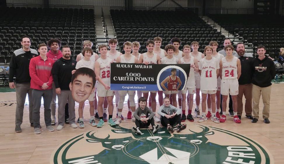 Bears win 56-43 over Fort Atkinson to improve to 13-6 on the season &amp; August Maurer goes over 1,000 points for his career! #HST #JustUs