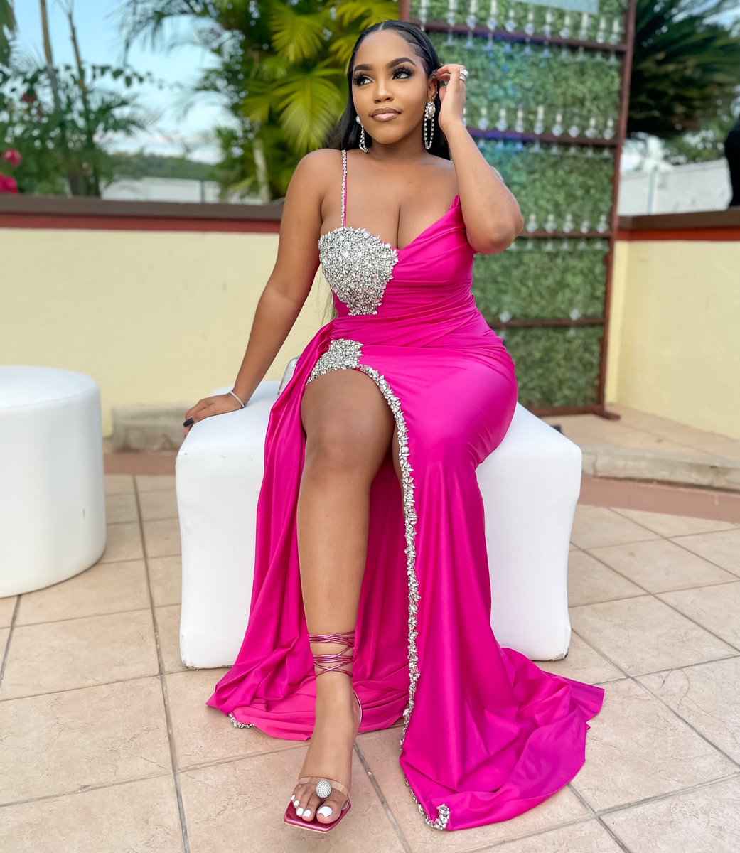 The Adairs celebrating love at #HeirsToLove 💞💞💞