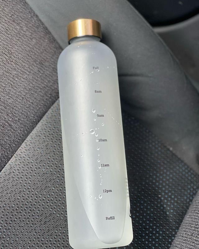 mysplashbottle's tweet photo. @BotweSir @GeorgeAnagli 1 bottle is *200 cedis* with *FREE Delivery* included 
We have 3 colors in stock - white, pink &amp; black

Contact us for one - https://t.co/KZe109EGqv

Check us out on @mysplashbottle on all social media platforms https://t.co/sqgZeqCwQO