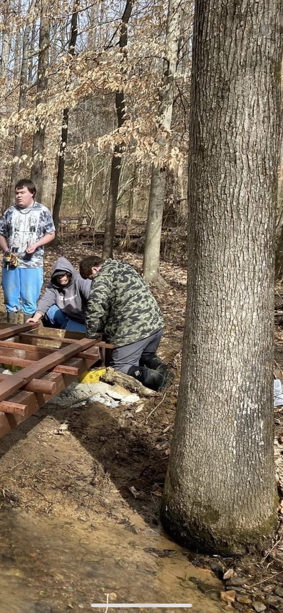 HollyPondHigh's tweet photo. Great job, Pat Snapp, from HPHS 👏👏👏 All of you made a difference in your community! Awesome job! 💚 @CCBOEAL  @SusanPatrickUA @CataAcademy https://t.co/5YUBfRzqN3