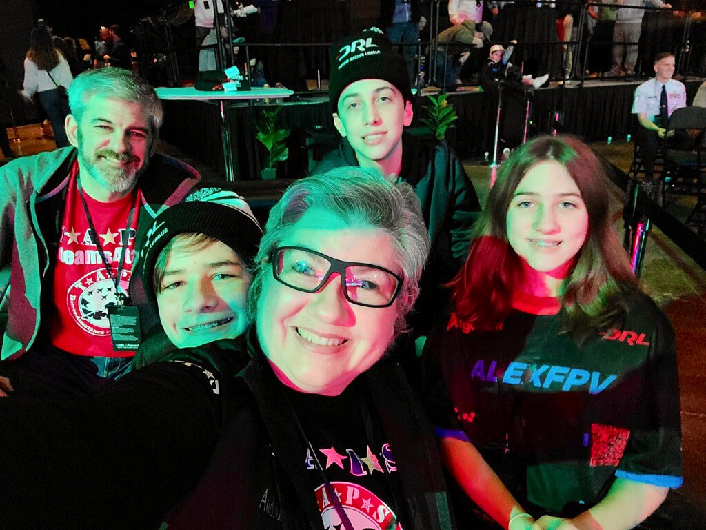 teams4taps's tweet photo. Our @TAPSorg family is having a blast at #DRLSIMLive thanks to our friends at @DroneRaceLeague 😎We so grateful to be a part of this exciting in-person esports event of the season! https://t.co/UVkZXyFdEX
