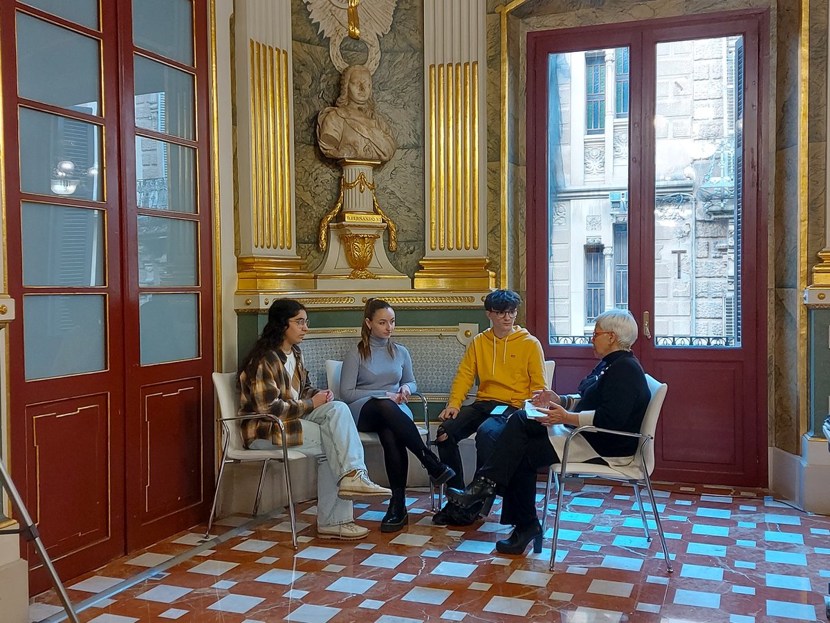 AliciaTorra1's tweet photo. 💯Ad
Gràcies al Conservatori de Música de la @dipta_cat
 a #Reus , per la vostra amable acollida. Va ser un plaer oferir la conferència sobre la meva mare,  a la meravellosa sala del Palau Bofarull (seu del conservatori) https://t.co/3elBvUIPbq