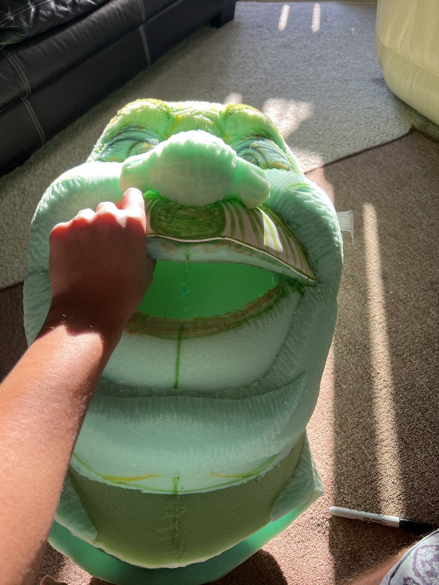 bodoz0's tweet image. Shrek fursuit SHREK FURSUIT (By far the silliest commission I have ever received) #fursuit #shrek #fursuitmaker