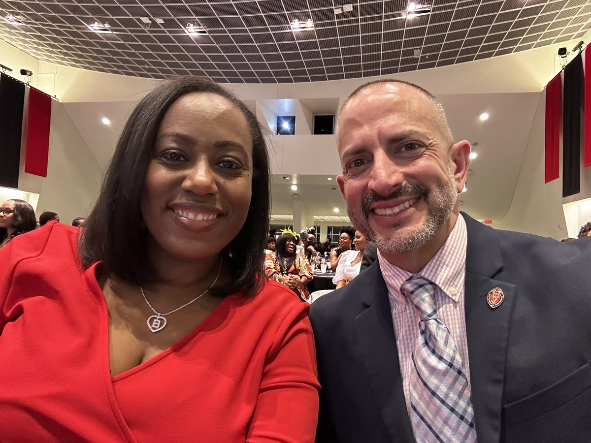 JRGuardiaPhD's tweet photo. #Kuamka2023 @ucAACRC @StuAffUC #UCSAProud @UC_EPS @Dr_B_Elliott https://t.co/5RG5PgosIZ