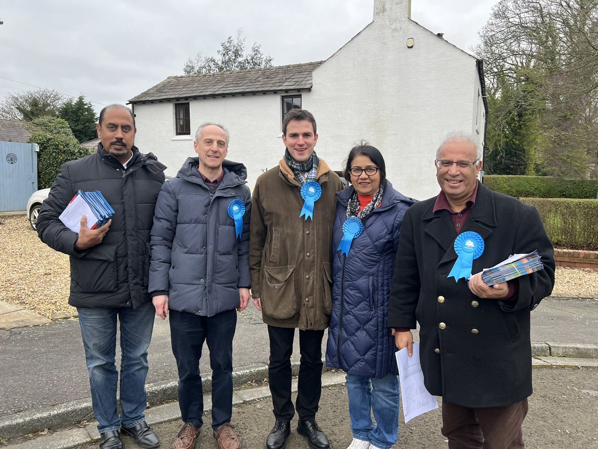 FalakNazAhmed's tweet photo. Canvassing in Ormskirk, West Lancashire for our Conservative Candidate, great response from the constituents: https://t.co/P0iLDsXGb6