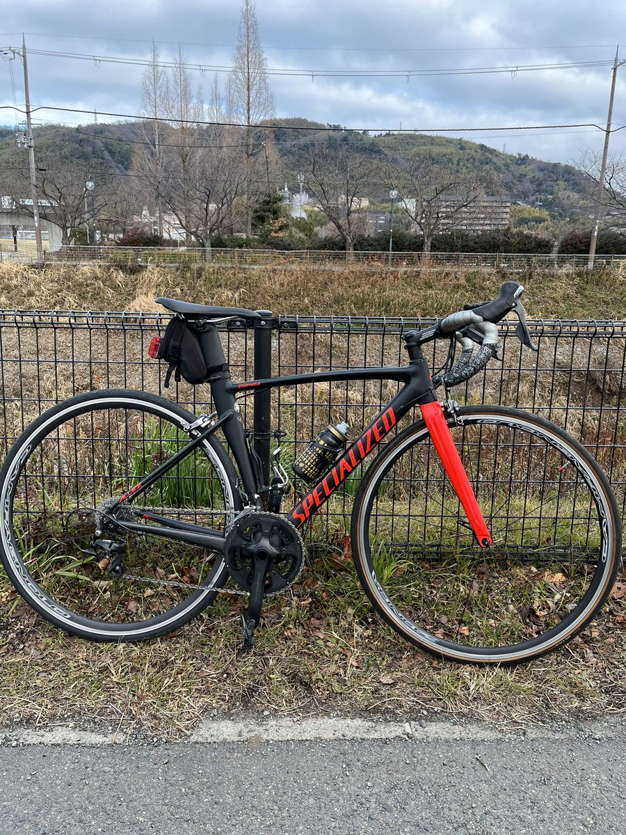 京阪バスに手袋を忘れてしまい、寝屋川営業所に取りに行ってきます。これを口実に最近乗ってなかったロードに再搭乗します🚴
#ロードバイク