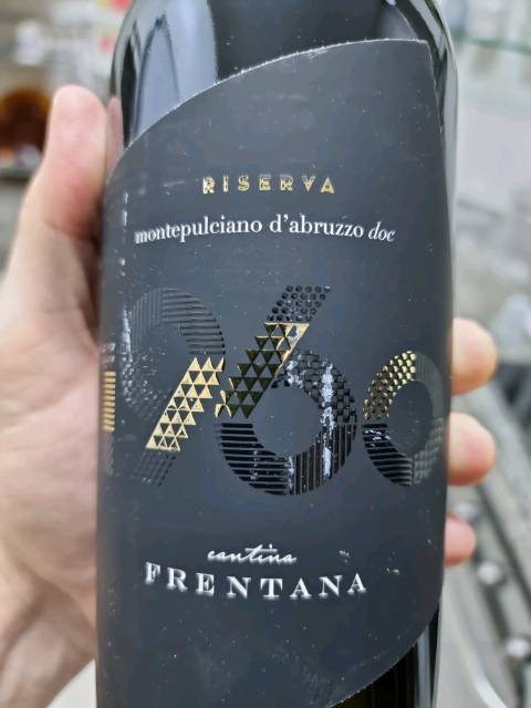 ivxavier's tweet photo. Sábado a noite... o verão resolveu aparecer. No forno, …. Wine de Frentana via Vivino: https://t.co/re8yeimT9P https://t.co/fSEMJIlF8m