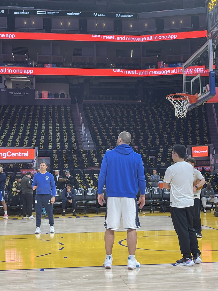 Courtside pregame @ChaseCenter with @JacksonStateAD courtesy of @dallasmavs and @AmericanAir.  #JSUElevate #CorporatePartnerships