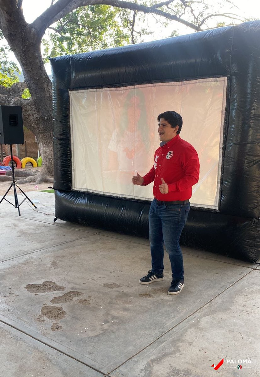 palomaSnchez's tweet photo. ¡La sorpresa que les teníamos llegó!🍿

Entre alumnos y padres de familia, llevamos a cabo una tarde de "Cine Palomitas" en la Primaria Gral. Ángel Flores de Mojolo, #Sinaloa  🎥

Estuvo increíble, cuenten siempre conmigo para apoyar la convivencia y diversión de niñas y niños🤗 https://t.co/32KB0nYVHP