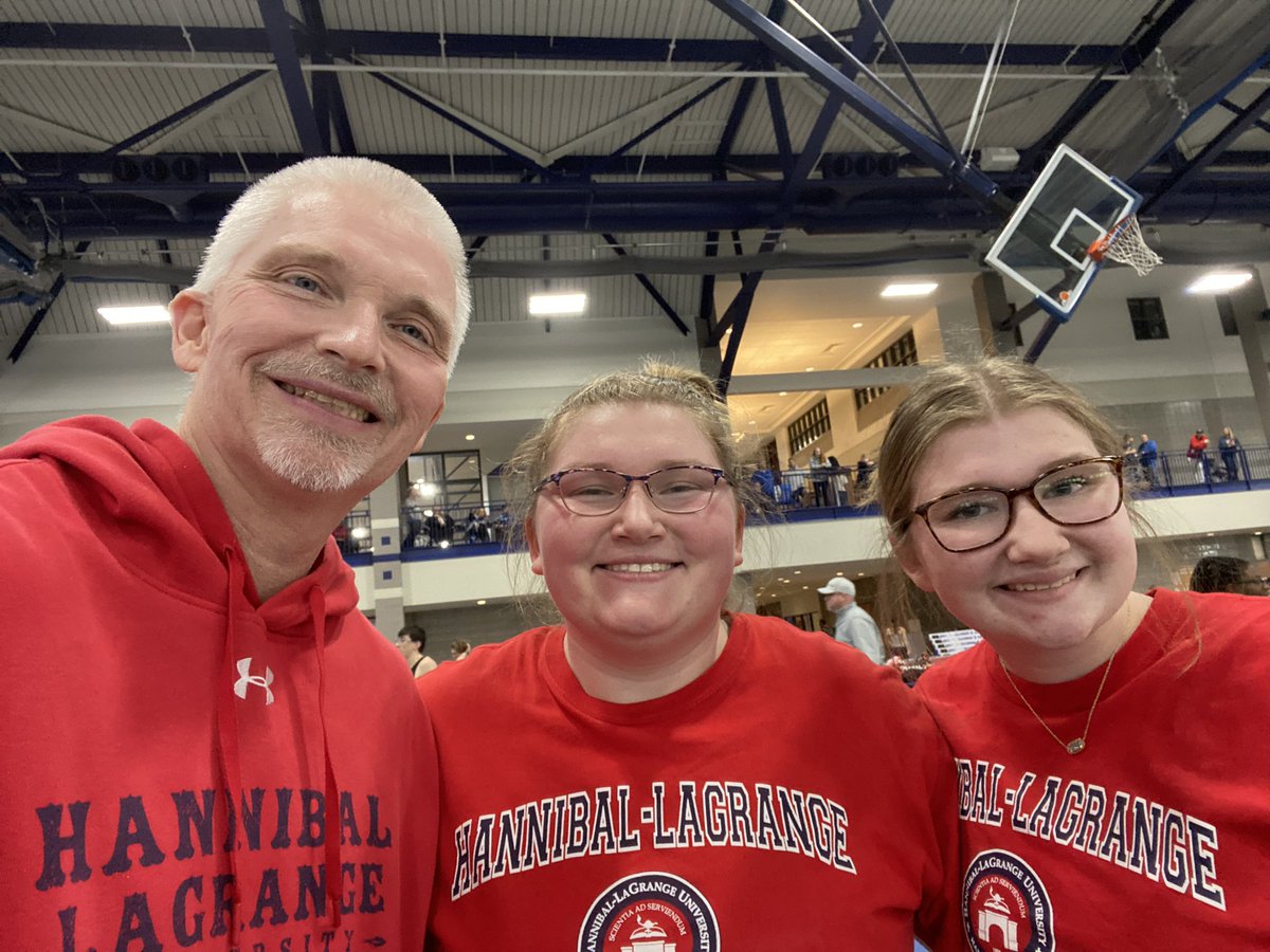 mrpowersoms8's tweet photo. Back to indoor track and back to two more personal bests. 2nd in both shot put and weight throw. Next week we go to Christian Nationals in Ohio. Keep improving Kaylyn! #Trojans #TrojanPride #shotput -#weight #throwers #throwerlife #sophomore ❤️💙 https://t.co/5dbrmpaMii