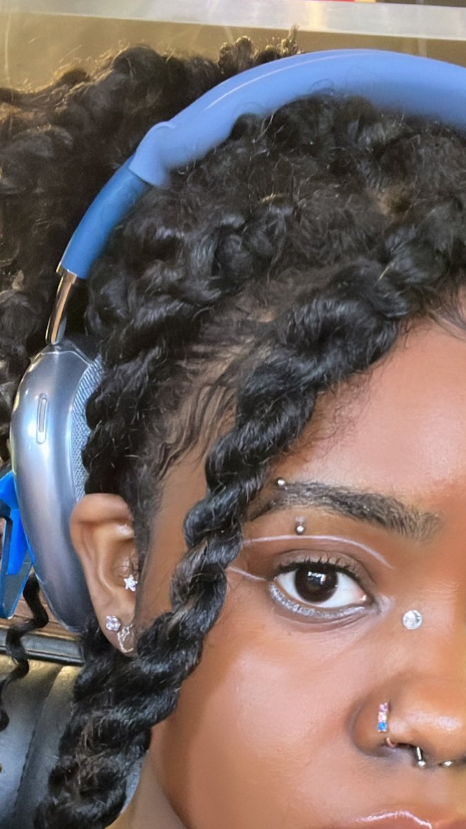 chlovangogh's tweet image. ⭐️