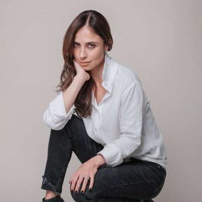 dianah_83's tweet photo. #NuevaFotoDePerfil hola cuarto piso https://t.co/sXJU0MOneK