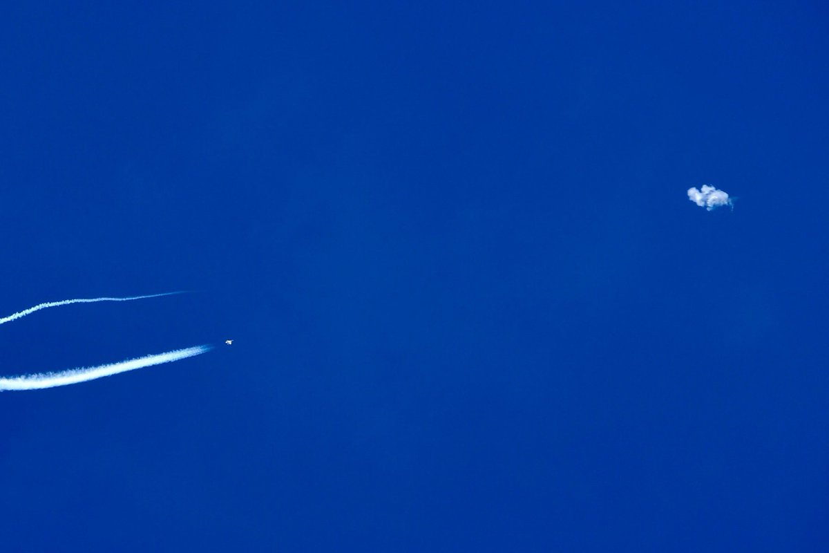 LiveStormChaser's tweet photo. Incredible photos shared to us showing the taken down on the Chinese spy surveillance balloon off the coast of Myrtle Beach, South Carolina today!

Permission: Samantha Jemison

#chineseballoon #ChinaSpyBalloon #china #balloongate #ballon #ChinaSpyBallon #spyballoon #SpyBalloons https://t.co/OOnTE0OADY