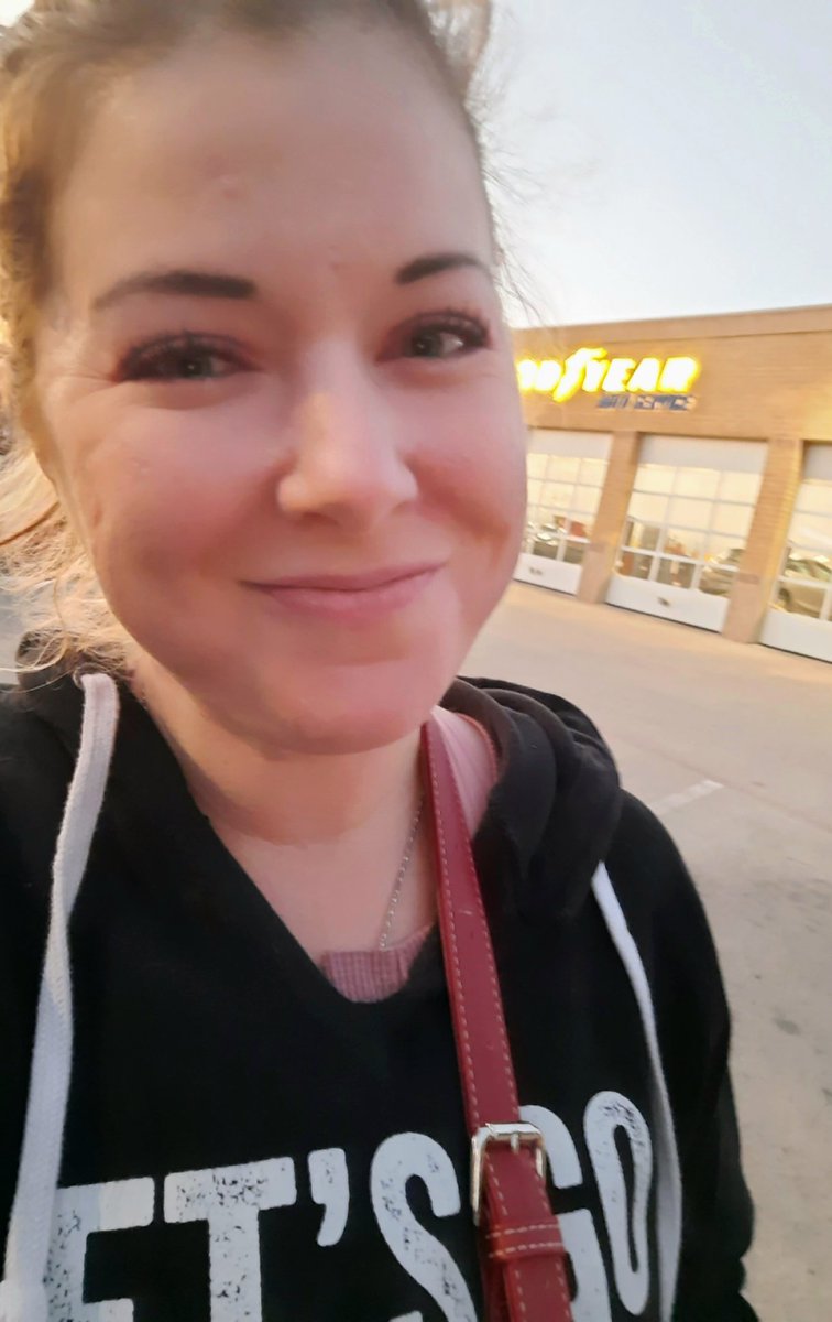 FierySara's tweet photo. Fun times on I-35...finally going home to my babies after getting caught up down south in the Texas freeze; I only made it about 40 of 300+ miles...
...Finally got towed to Goodyear just before they closed.
#CantHoldMeBack #KeepMovingForward #LifeIsGood #GodIsGood https://t.co/AabyWM1Pkg