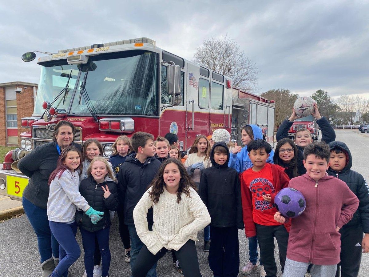 jennied34's tweet photo. We love our VB fire department!@north_landing @ClevingerKaren https://t.co/TzRbRrcnUo