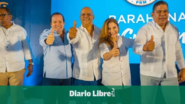 DiarioLibre's tweet photo. 🗳 |#PolíticaDL| PRM juramenta a exalcalde de Barahona y a los alcaldes municipales de Jaquimeyes y Fundación
🔗https://t.co/3A5lP71VPi
#DiarioLibre #PolíticaDL #PRM #Tavito #NoelOctavioSuberví https://t.co/RgdYdaUFvh
