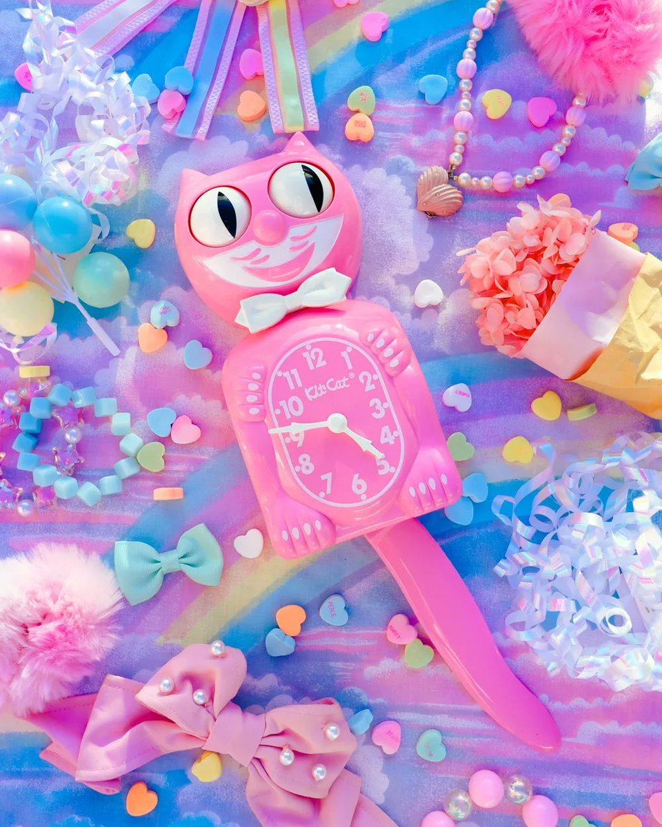 Kammiepompom's tweet photo. I got a new clock! The cutest little retro baby Kit Cat by @KitCatClock ππββ¬π! I'm so excited for him haha definitely the cutest kitty clock and such a pop culture icon hehe π
π #kitcat π #kitcatklock π #kitcatclock π #retro π #retroclock
https://t.co/bylPYcWreB https://t.co/Efnq7r7zIZ
