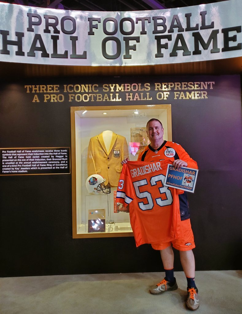 ronNcaphill's tweet photo. @Profhofcantonf @VinLospinuso91
@readjack @ThomasHallNFL @notinhalloffame
Now you didn't think I could possibly forgo this opportunity, did you? Hopefully, the last #SuperBowl Week for *this*.
#PFHOF #GradisharForPFHOF
#SBLVII #SBExperience https://t.co/4GMAD3RZPw