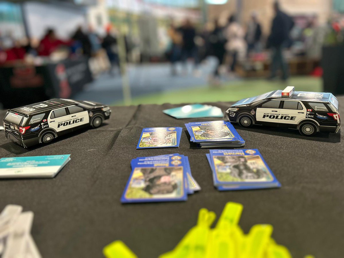 Our #GreenTeam out today again supporting @wickfest in the @CityofSurrey engaging young girls in the conversation of #volunteering & being involved in their community! @surreyps @SurreyRCMP @TransitPolice @SurreyNowLeader #surrey #youth #MakingADifference #givingback