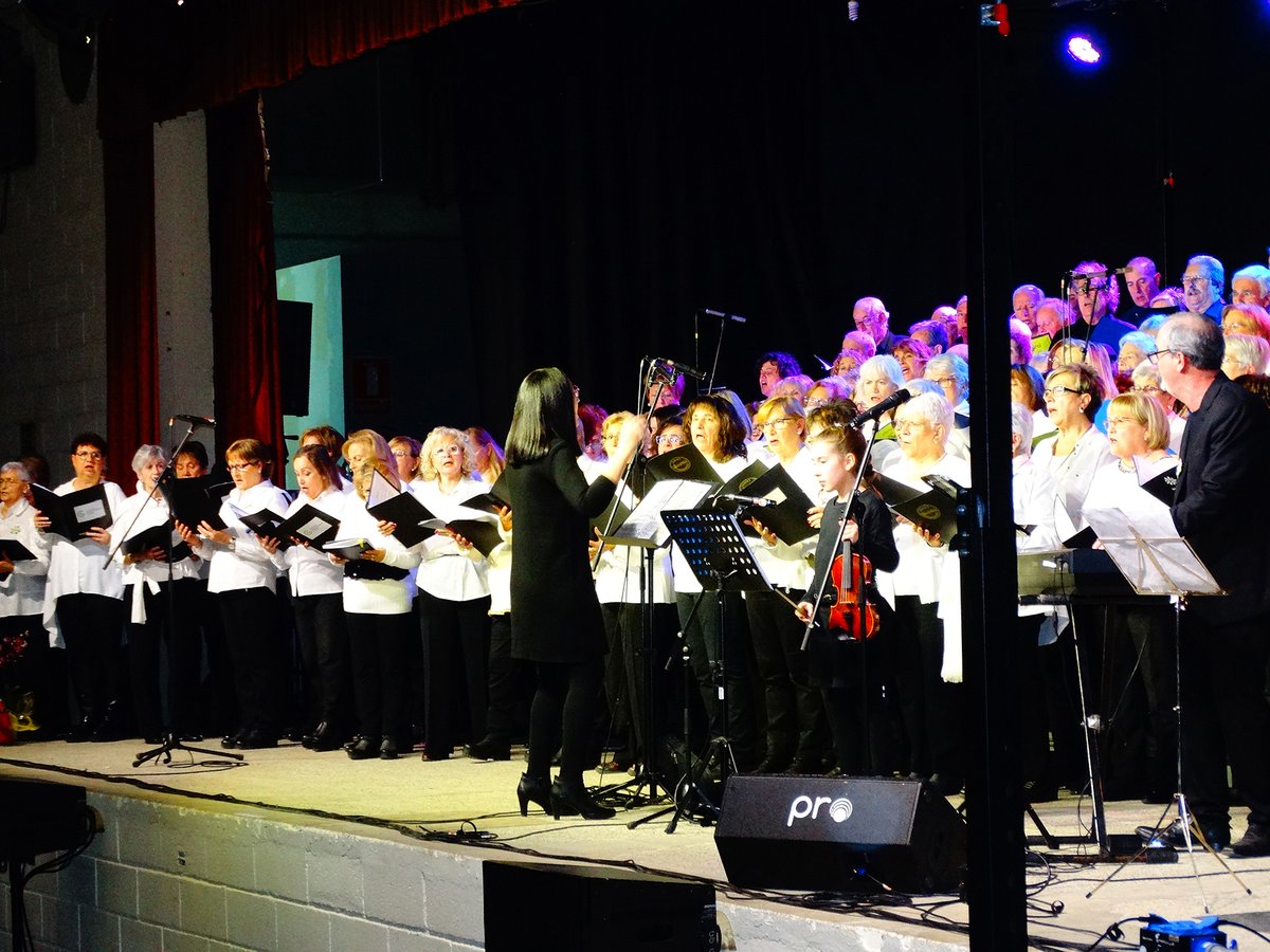 Miralcamp fa un cant a l’esperança en la lluita contra el càncer amb la trobada de corals territoris.cat/articulo/pla-d… via <a href="/territoriscat/">Territoris</a>