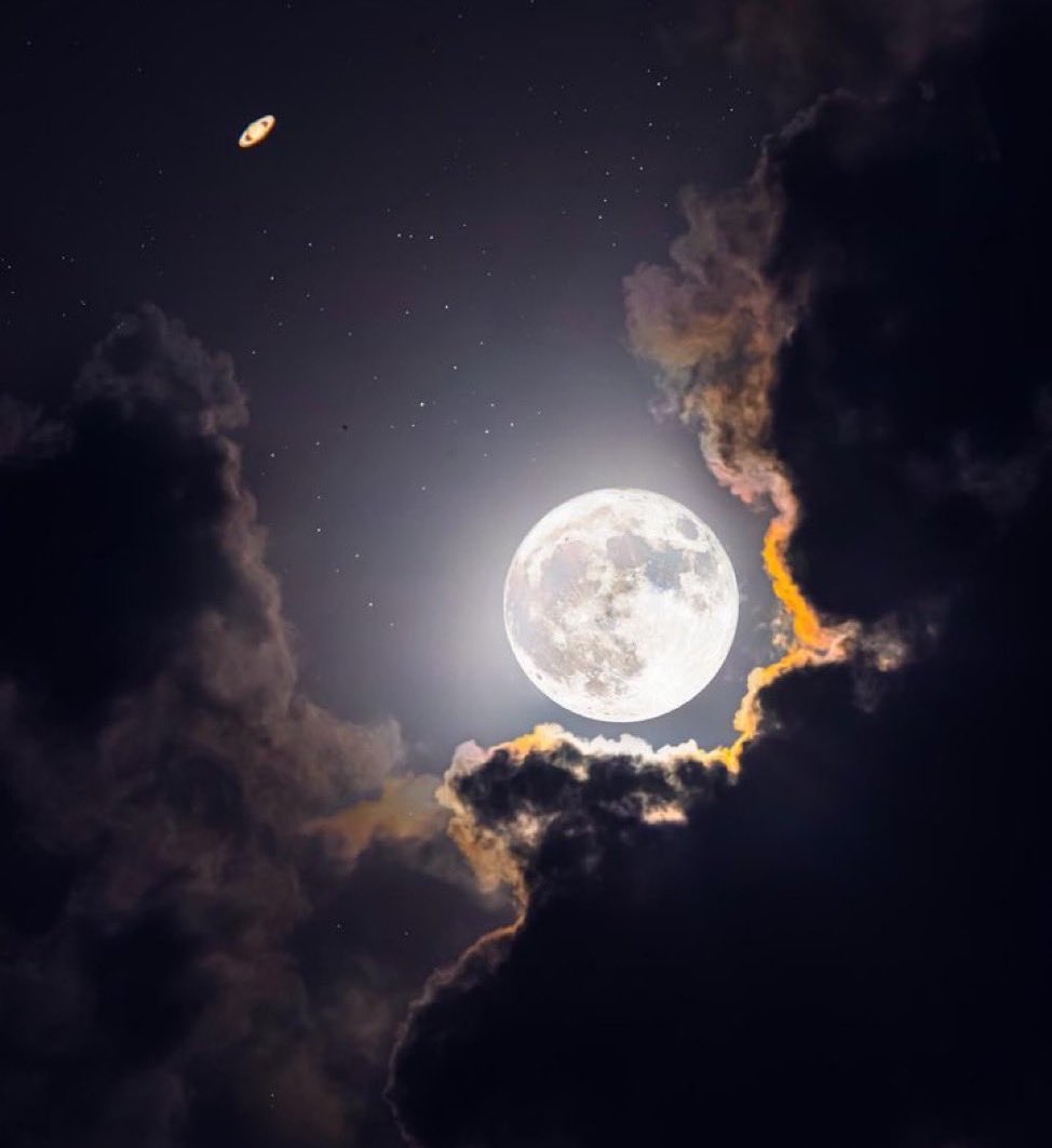 moonloverxjpg's tweet photo. luna llena y saturno https://t.co/dBJC1efoqo