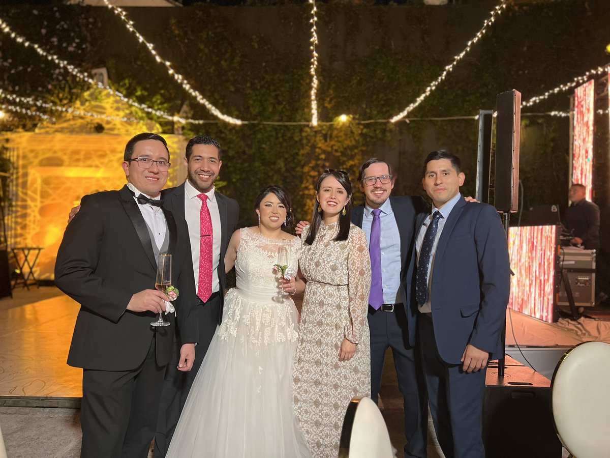 edgaream's tweet photo. Celebrating Ama and Ismar in Guatemala… que vivan los novios!! https://t.co/PH9Pbp9Flu